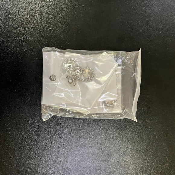 Four pairs Faux Diamond Earrings Clip On Prom Homecoming Coquette Girl Demure - Picture 4 of 15